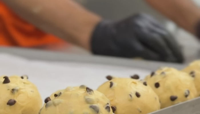 Carica il video: 